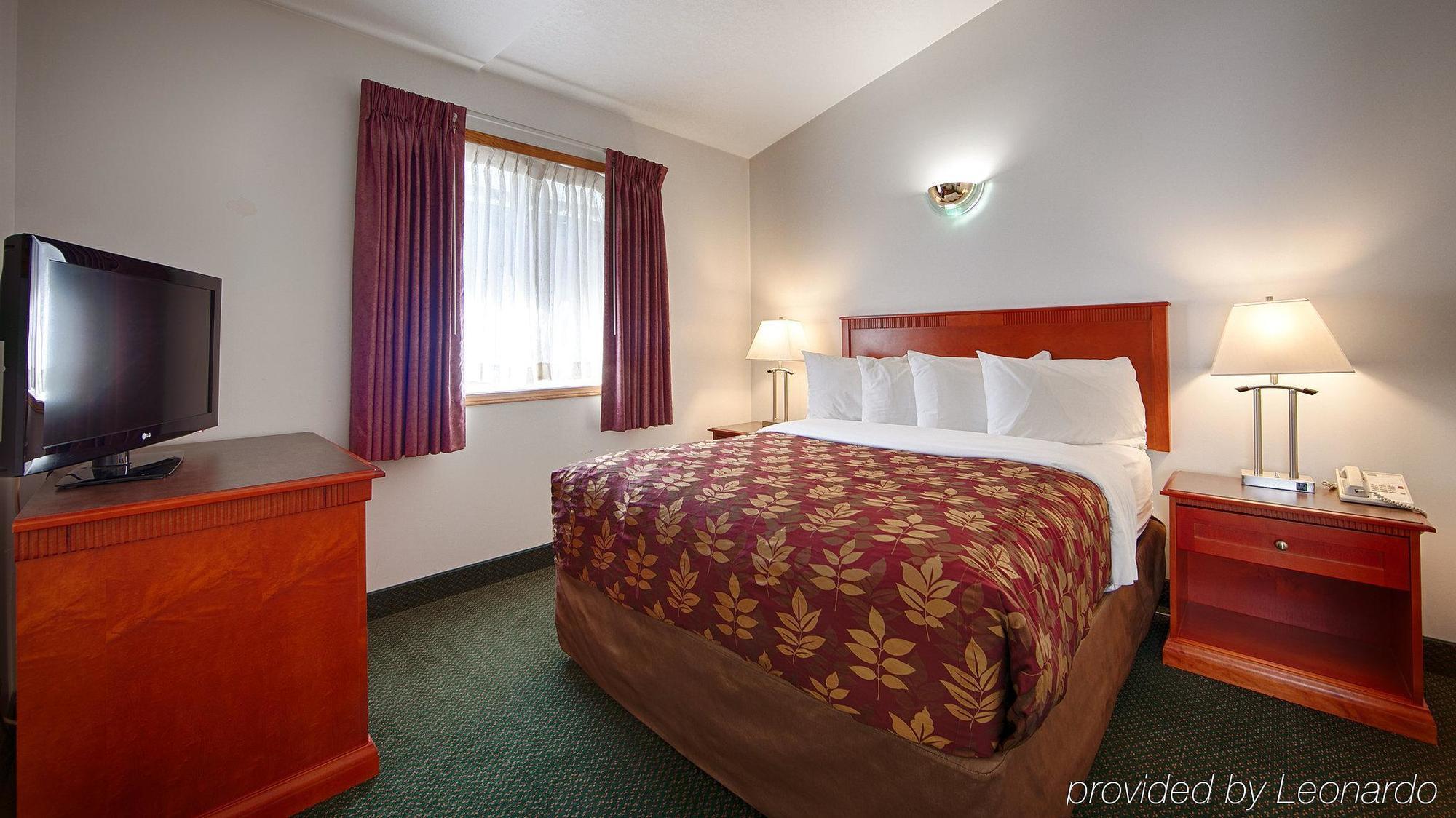 White Wolf Inn Хинтон Экстерьер фото